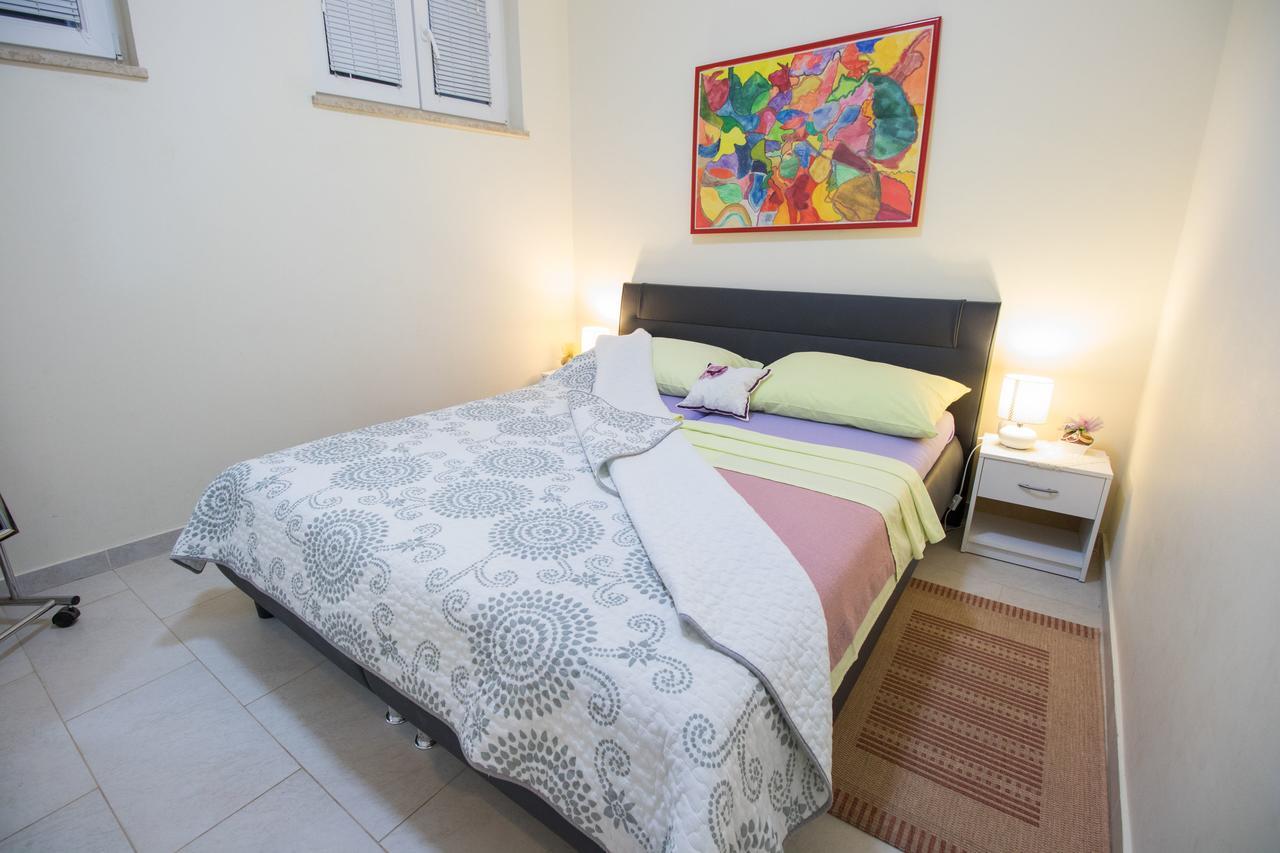 Apartment Andres ซริกเวนิซา ภายนอก รูปภาพ