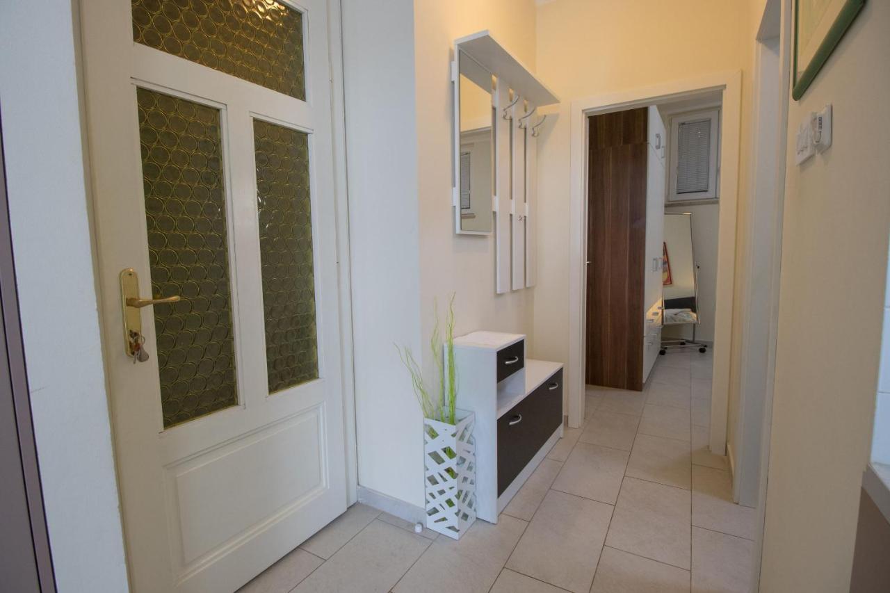 Apartment Andres ซริกเวนิซา ภายนอก รูปภาพ