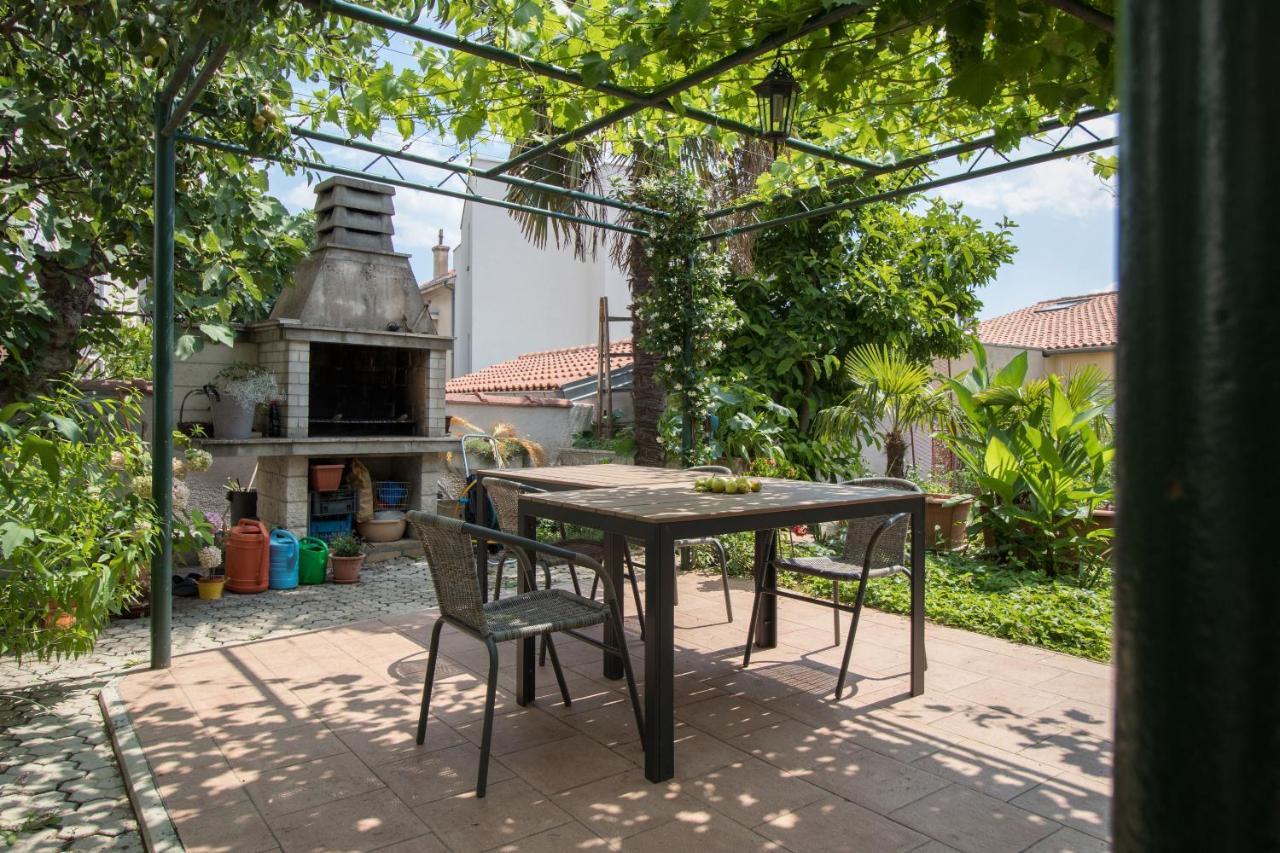 Apartment Andres ซริกเวนิซา ภายนอก รูปภาพ